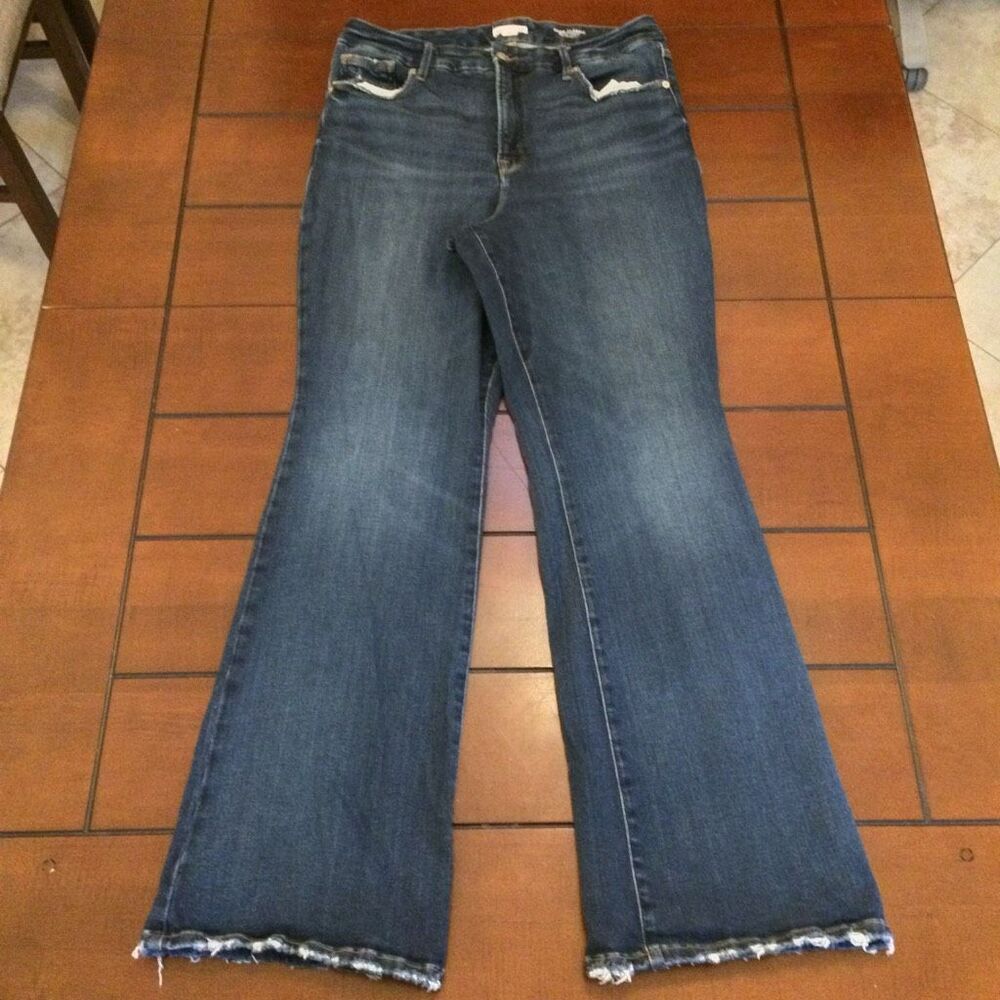 Good American good classic bootcut high rise 15 raw hem